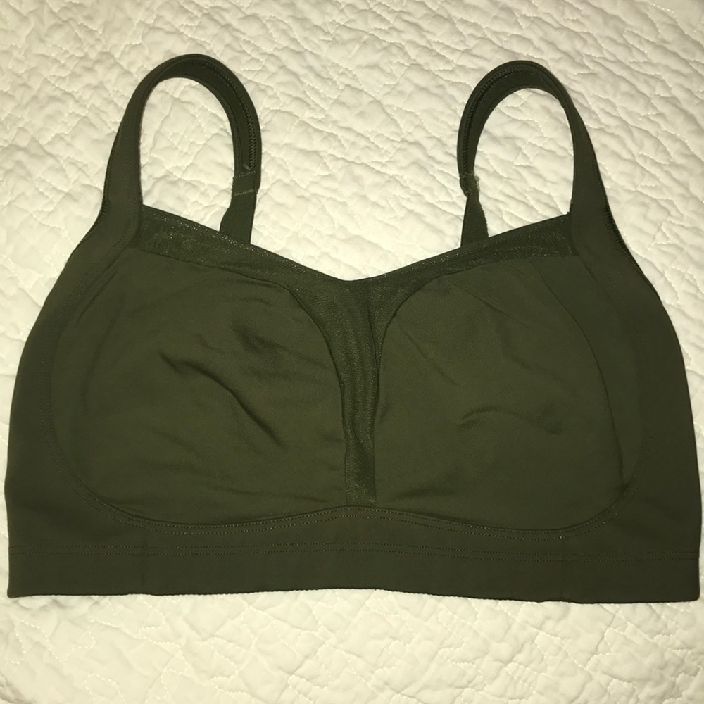 Lululemon Ta Ta Tamer Sports Bra Olive Green E36